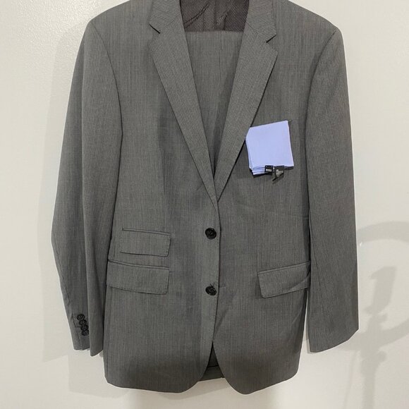 Like New Hugo Boss Suit Size 32 Gray with Stripes - Picture 1 of 6